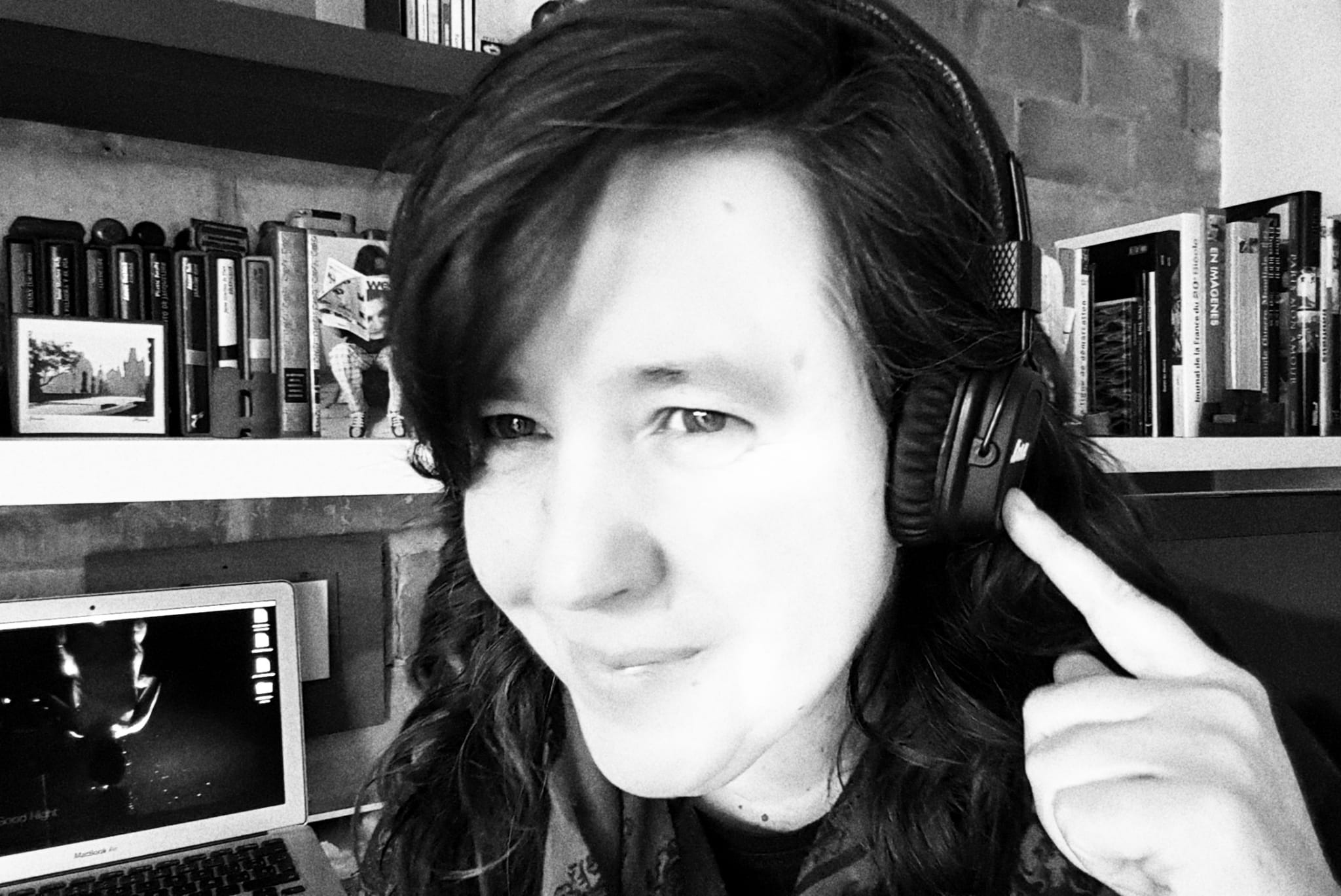 escuchar música con cancelación de ruido. ©Yolanda Segura